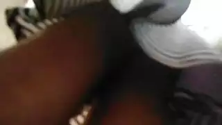 عاهرات الحي في مشهد شرجي عنيف