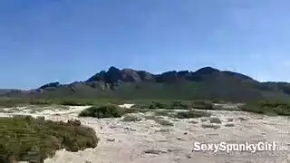 فم مفتوح على مصراعيه لإنهاء وجهاً بقذف إباحي