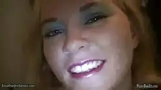 فلاحه مصريه مطلقه هايجه تتنك من جارها