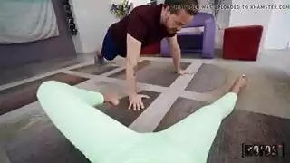 جلسة حمام جامحة للمغربية وعشيقها