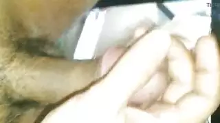 يحول صديقها السابق زميل السكن إلى رفيق للمتعة الجنسية