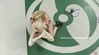 مرح أحمر الشفاه نطفة