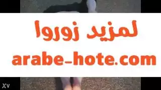 عاهرة عربية تأخذ قضيبًا غليظًا في مؤخرتها المغربية