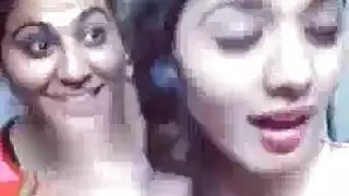 إباحية صريحة في المطبخ: شرج مؤخرة كبيرة بعد التعري