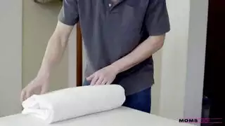 سكسي مساج عامل المساج ينك الزبونة